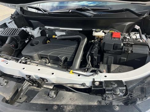Used 2025 Chevrolet Equinox LT FWD image 8