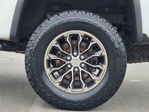Used 2018 Chevrolet Colorado ZR2 image 27