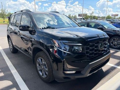 Certified 2024 Honda Passport TrailSport image 6