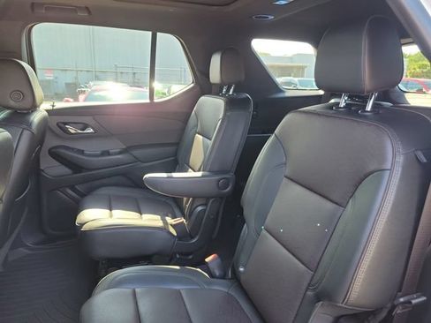 Certified 2022 Chevrolet Traverse High Country FWD image 16