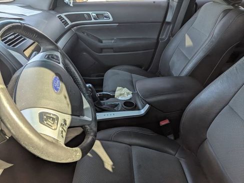 Used 2015 Ford Explorer XLT w/ Equipment Group 202A image 8