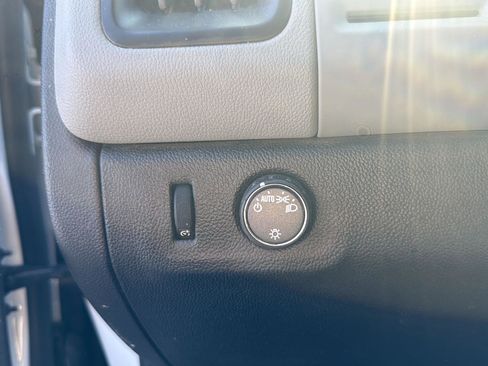Used 2022 Chevrolet Colorado W/T RWD image 11