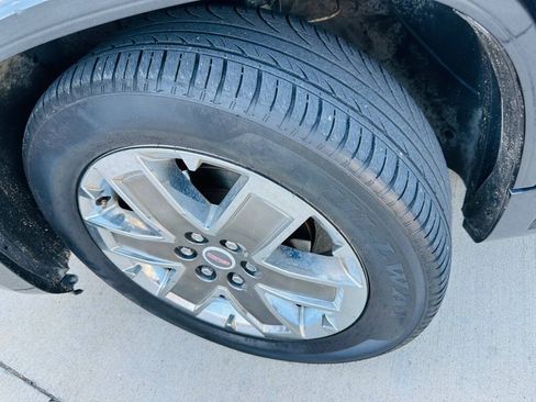 Used 2011 GMC Acadia Denali FWD image 27