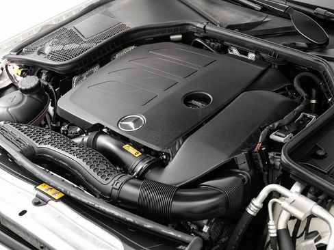 Used 2019 Mercedes-Benz C 300 Sedan image 25