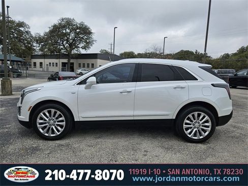 Used 2018 Cadillac XT5 Platinum image 2