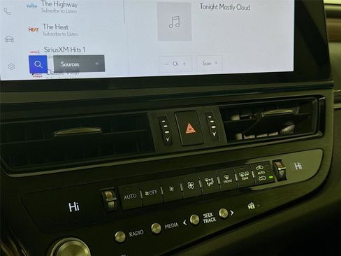 Used 2024 Lexus ES 350 w/ Premium Package image 15