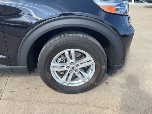 Used 2022 Ford Explorer XLT w/ Equipment Group 202A image 11