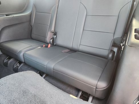 Used 2024 Chevrolet Traverse LT image 31