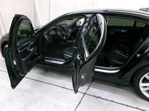 Used 2016 BMW 750i xDrive AWD/4WD image 13