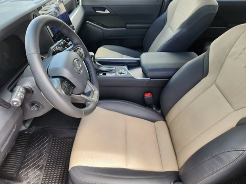 Used 2024 Lexus GX 550 AWD/4WD image 13