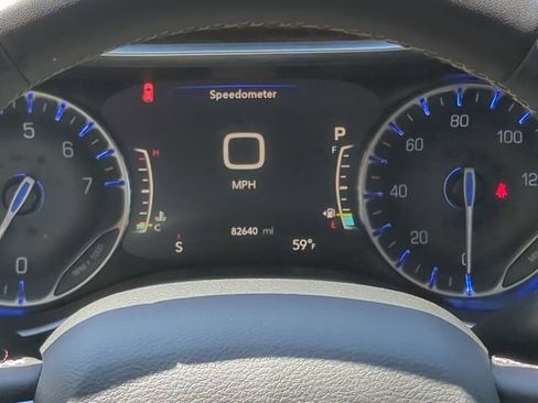 Used 2023 Chrysler Pacifica Limited FWD image 7