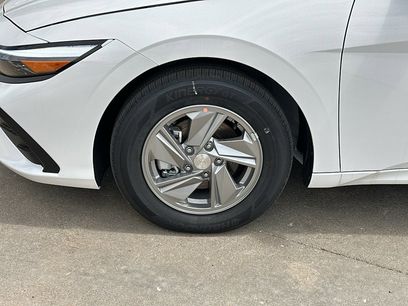 New 2026 Hyundai Elantra SE