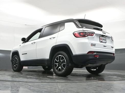 Used 2025 Jeep Compass Trailhawk image 50