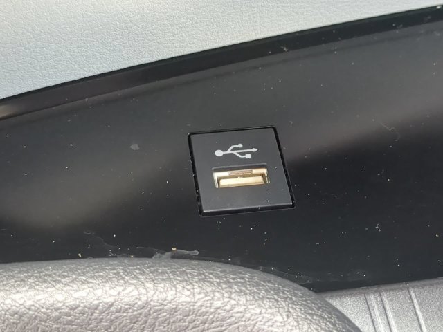 Certified 2025 Toyota Sienna XLE FWD image 28