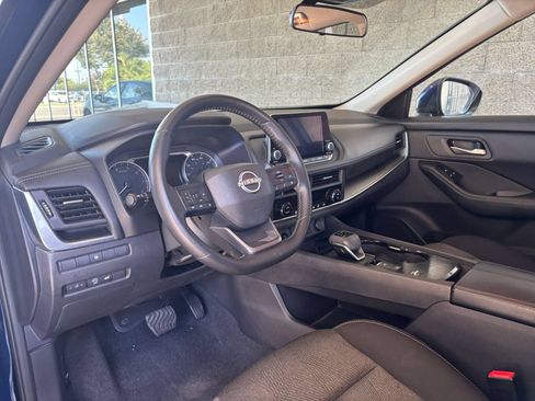 Used 2025 Nissan Rogue SV FWD image 36