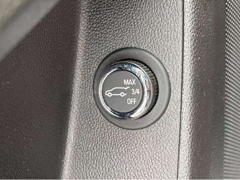 Used 2023 Chevrolet Traverse LT FWD image 31