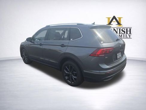Certified 2023 Volkswagen Tiguan SE w/ Panoramic Sunroof Package AWD/4WD image 5
