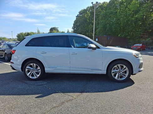 Certified 2023 Audi Q7 2.0T Premium w/ Towing Package image 7