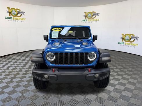 Used 2024 Jeep Wrangler Unlimited Rubicon AWD/4WD image 3
