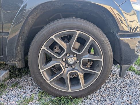 Used 2019 RAM 1500 Laramie RWD image 6