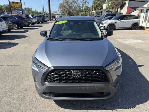 Used 2022 Toyota Corolla Cross L image 2
