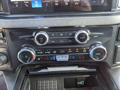 Used 2024 Ford F250 Platinum image 28