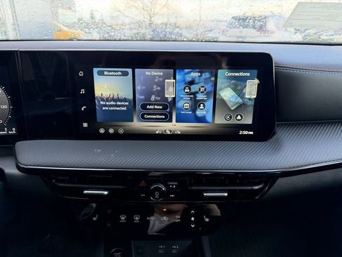 New 2026 Nissan Kicks SR w/ Cold Weather Package image 23