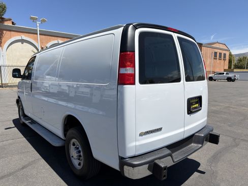 Used 2024 Chevrolet Express 2500 w/ Driver Convenience Package RWD image 6