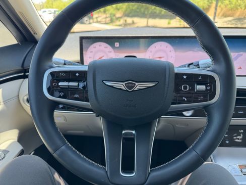 Used 2026 Genesis GV70 2.5T Select AWD/4WD image 9