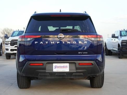 Used 2024 Nissan Pathfinder SV image 8