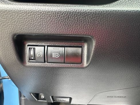 Used 2022 Toyota RAV4 SE AWD/4WD image 16