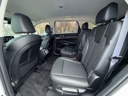Used 2025 Kia Sorento EX image 26