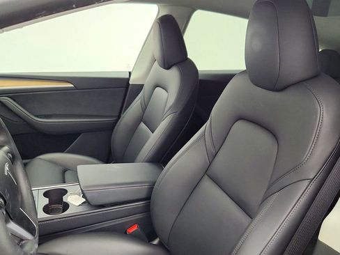 Used 2024 Tesla Model Y Long Range image 23