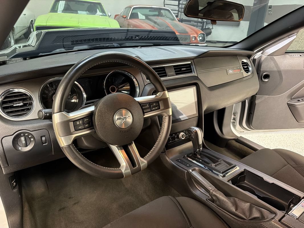 Used 2014 Ford Mustang GT RWD image 24