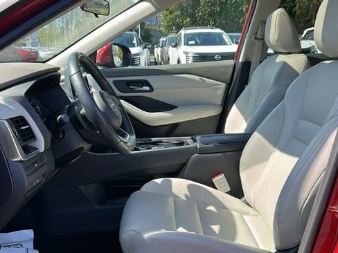 Certified 2023 Nissan Rogue SV w/ SV Premium B Package AWD/4WD image 10