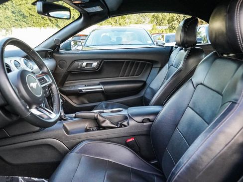 Used 2020 Ford Mustang Premium image 17