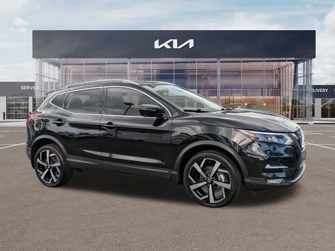 Used 2022 Nissan Rogue Sport SL w/ Premium Package FWD image 1