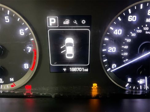 Used 2015 Hyundai Sonata SE image 12