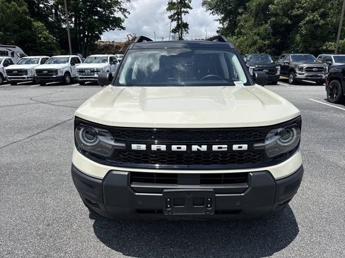 Used 2025 Ford Bronco Sport Outer Banks w/ Outer Banks Tech Package+ AWD/4WD image 2
