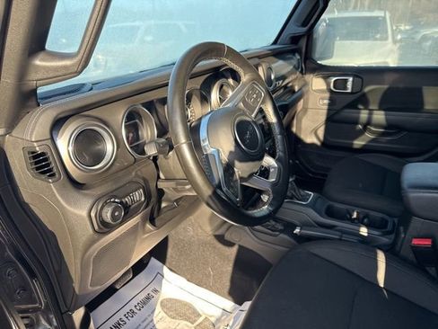 Used 2022 Jeep Wrangler Unlimited Sahara w/ Cold Weather Group image 15