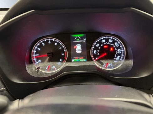 Used 2021 Toyota RAV4 LE AWD/4WD image 5