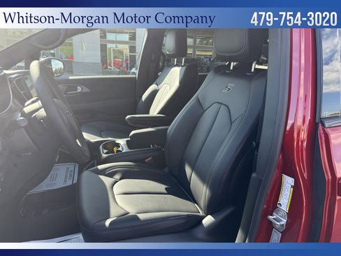 New 2026 Chrysler Pacifica Select image 17