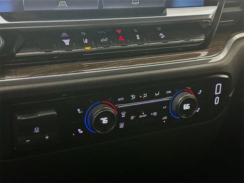 Used 2024 Chevrolet Silverado 2500 LT image 18