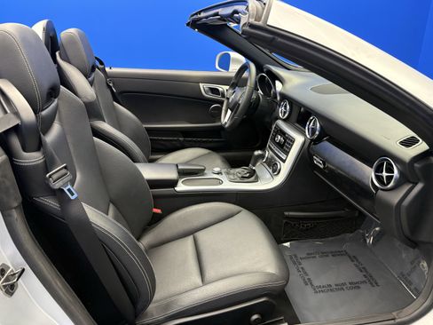 Used 2015 Mercedes-Benz SLK 250 image 23