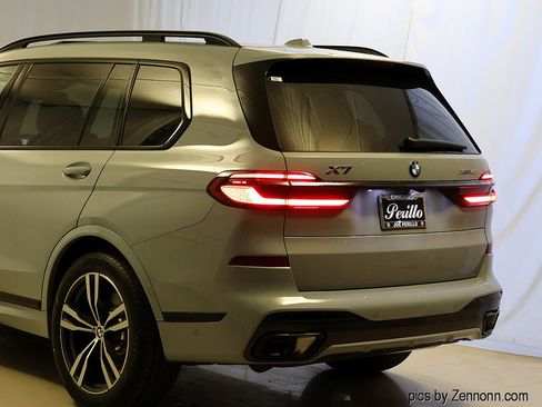 New 2026 BMW X7 xDrive40i w/ M Sport Package AWD/4WD image 8