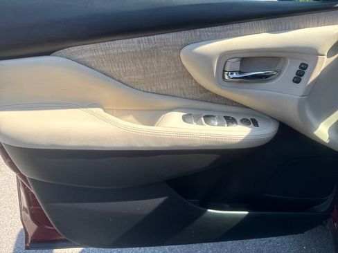 Used 2021 Nissan Murano SL w/ SL Moonroof Package FWD image 9