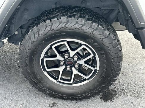 Used 2024 Jeep Wrangler Rubicon w/ Convenience Group image 12