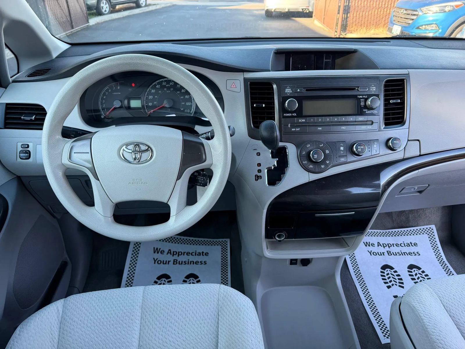 Used 2012 Toyota Sienna LE FWD image 16