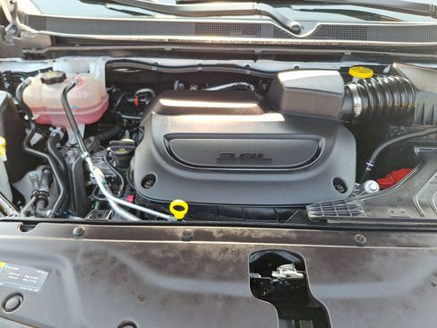 Certified 2025 Chrysler Pacifica Select AWD/4WD image 27