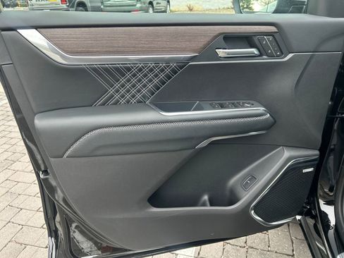 New 2026 GMC Acadia Denali image 12